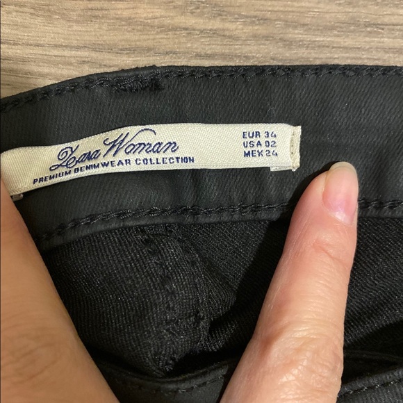 Brand new Zara black coated skinny jeans in size 2 - Picture 2 of 2